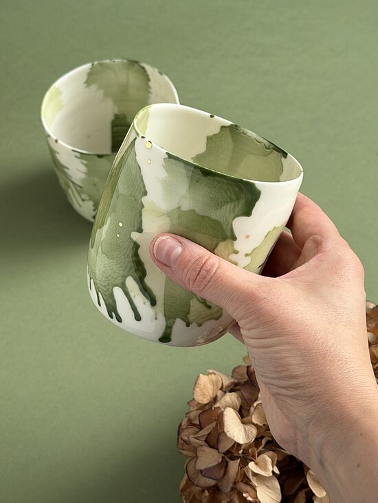 Porcelāna glāze ar iedobumu