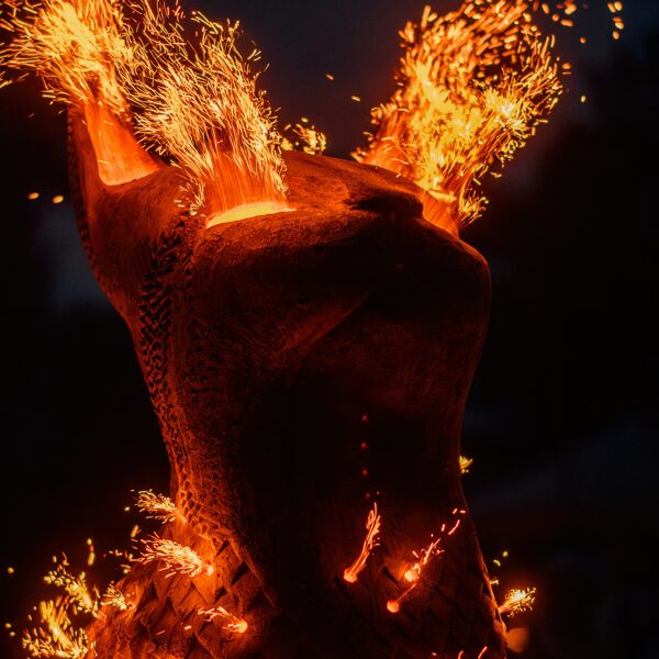 Uguns kaķis Abgunstes muižas svētkos. Foto: Jānis Romanovskis